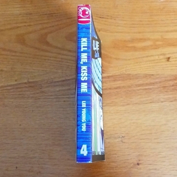 Kill Me Kiss Me Volume 4 Graphic Novel - Picture 3 of 4